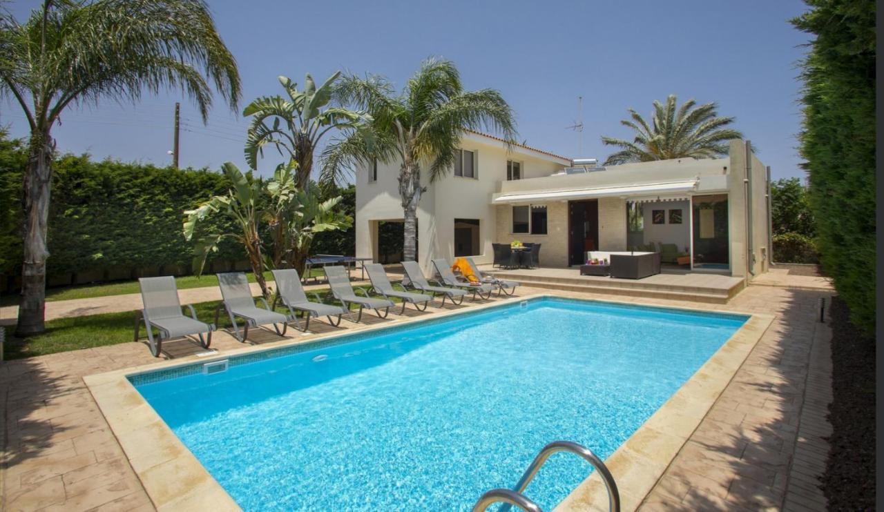 פרבוליה Soothing Sunset Villa With Private Pool, 200M From The Beach מראה חיצוני תמונה