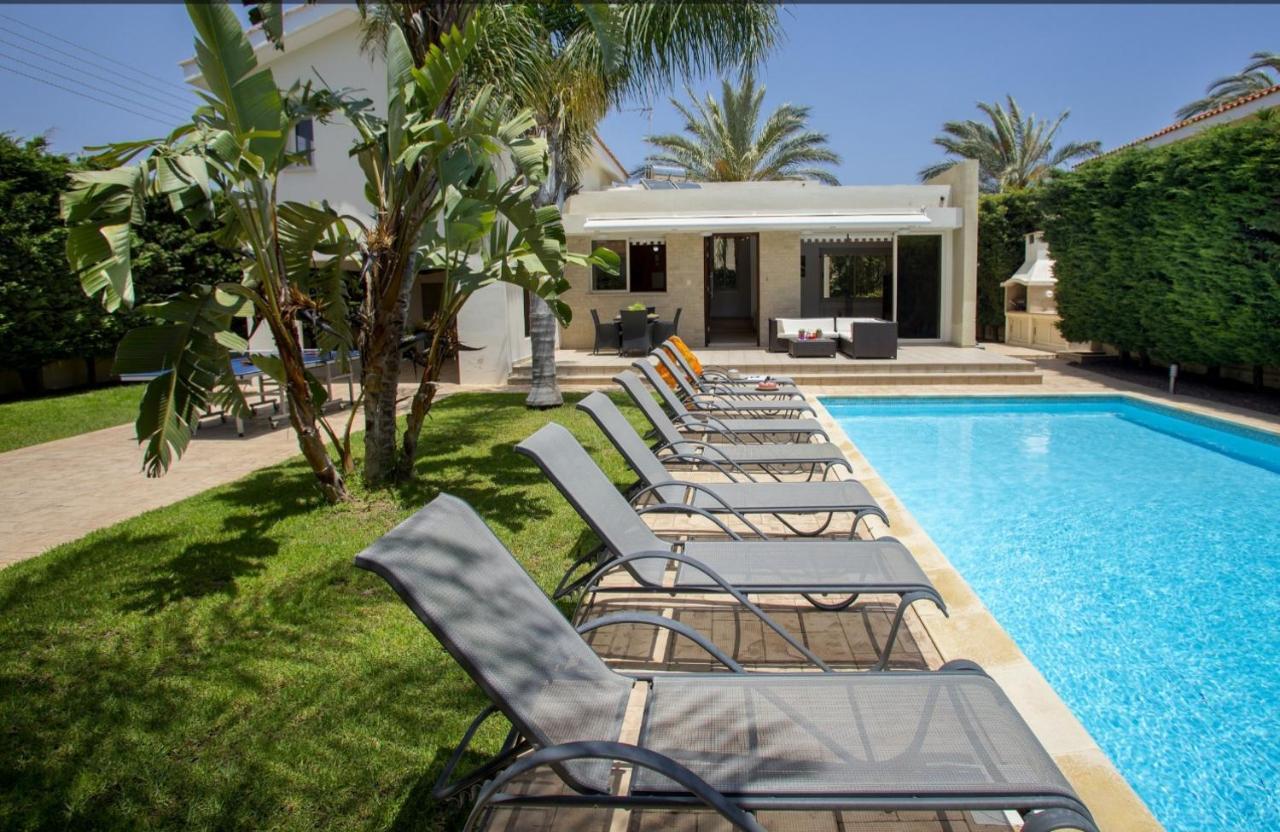 פרבוליה Soothing Sunset Villa With Private Pool, 200M From The Beach מראה חיצוני תמונה